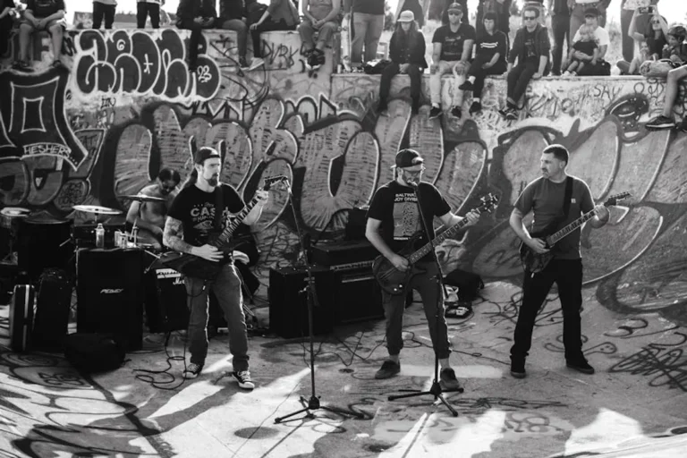 How Independent Bands Promote Music Online