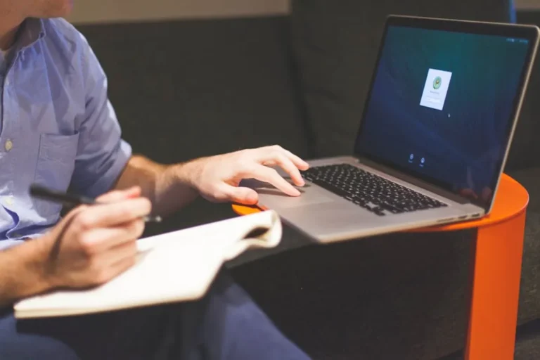 How to Write Setlist Articles for Concert Fans